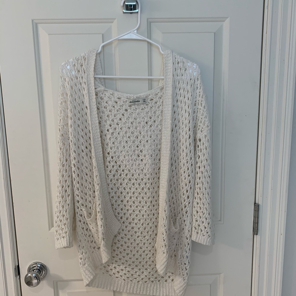White knitted sweater/cardigan